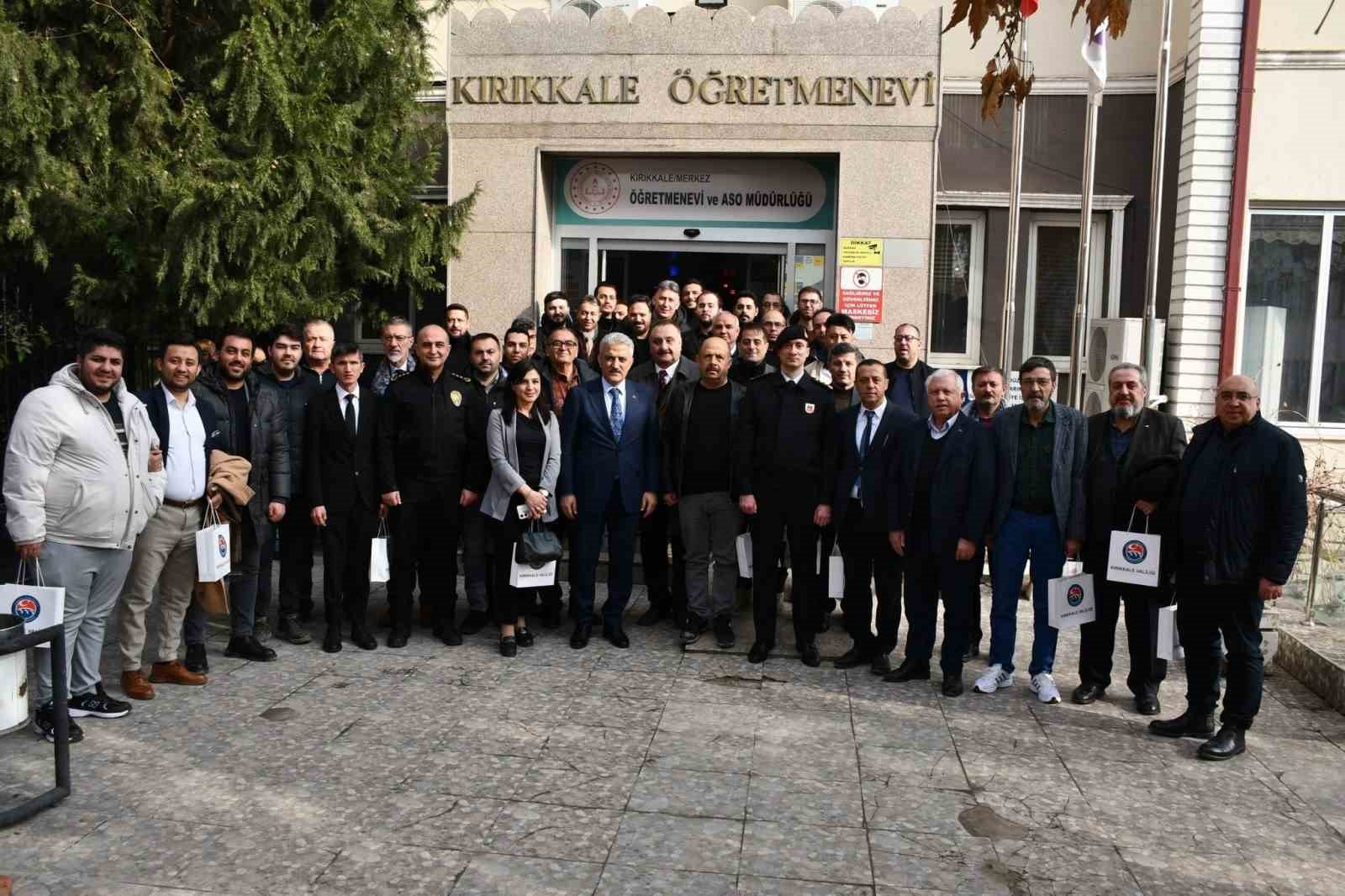 Siren ve çakar kullananlar dikkat: 43 ilin geçiş noktasında denetimler sıklaştırıldı