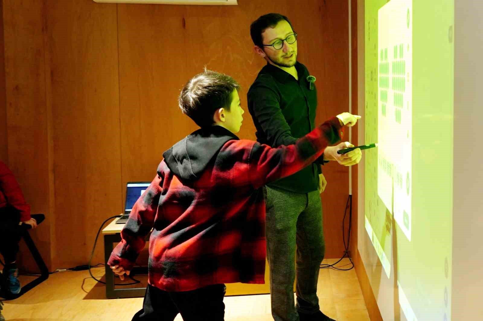 Beylikdüzü Belediyesi öğrencileri robotik kodlama ile tanıştırdı